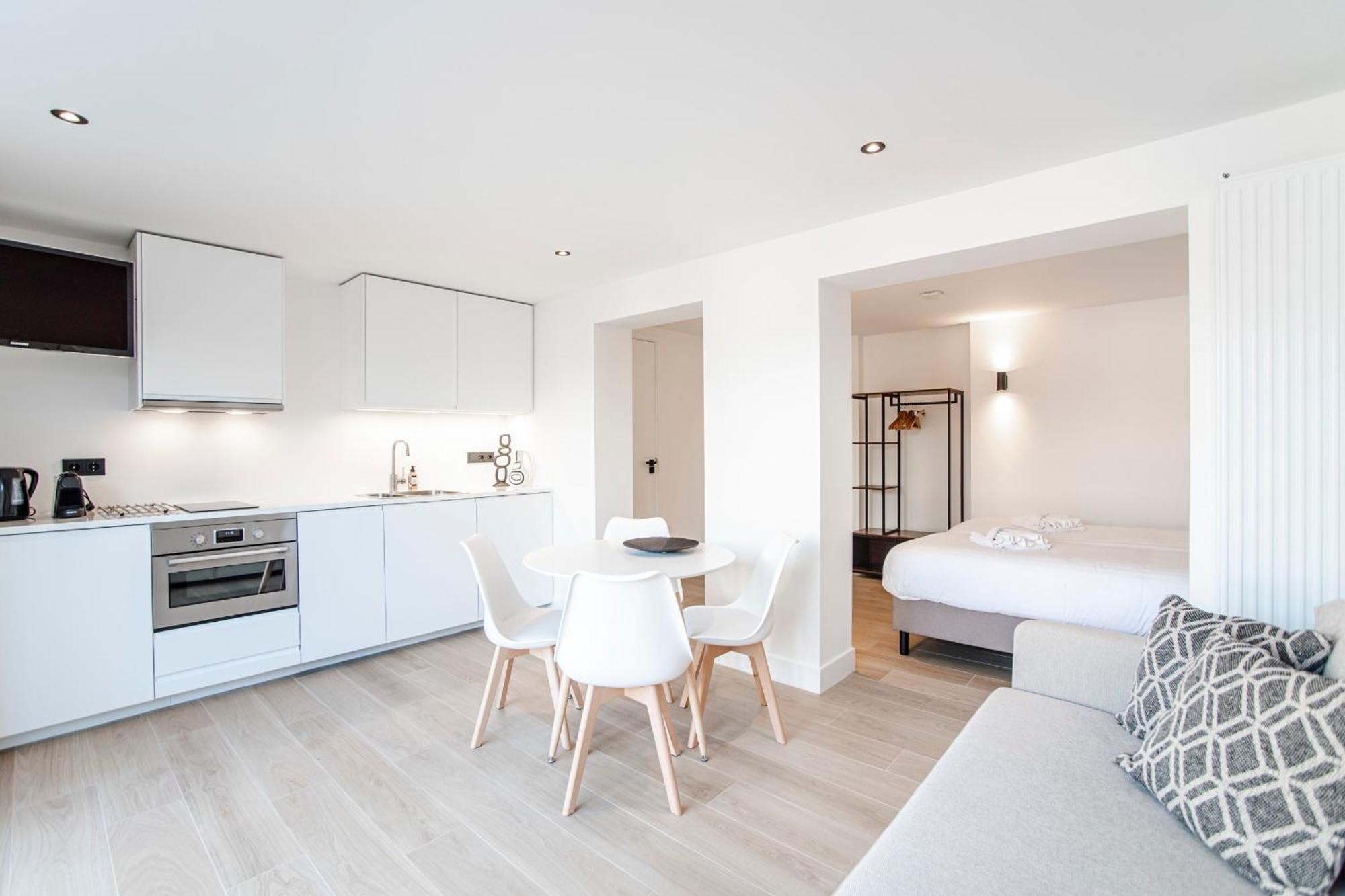 La Casa Alba With Private Parking Appartement Zandvoort